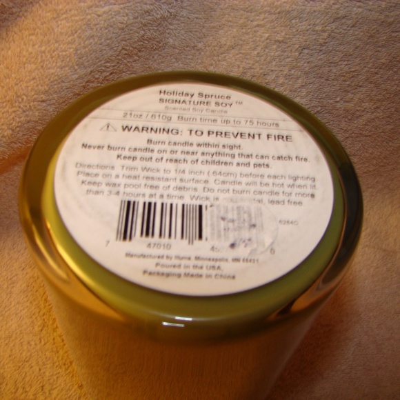 "J-13" Holiday Spruce Candle - Picture 4 of 4